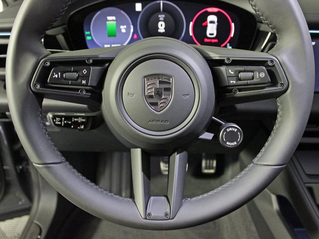 Certified 2025 Porsche Macan Turbo Electric AWD/4WD image 23