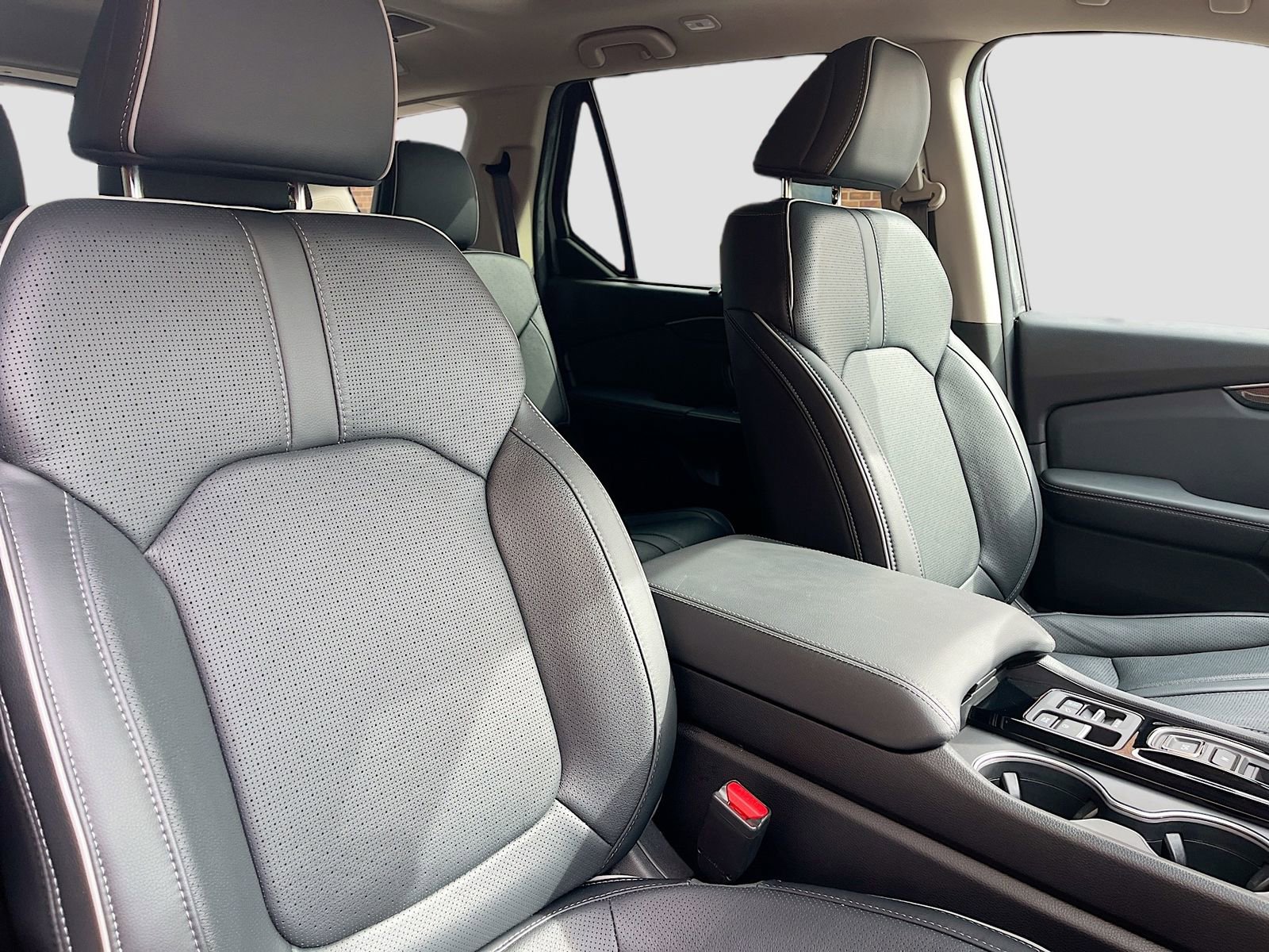 Used 2025 Honda Pilot Elite image 31