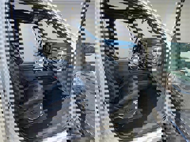 New 2025 Ford F350 Platinum w/ FX4 Off-Road Package image 13