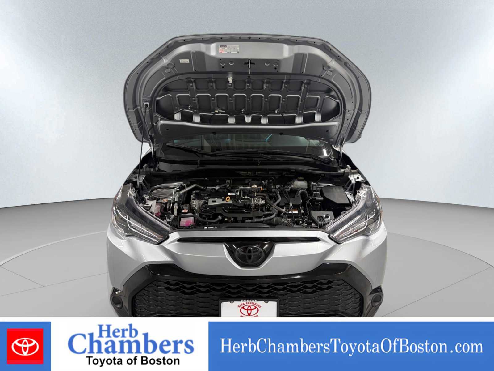 Used 2023 Toyota Corolla Cross AWD Hybrid image 12