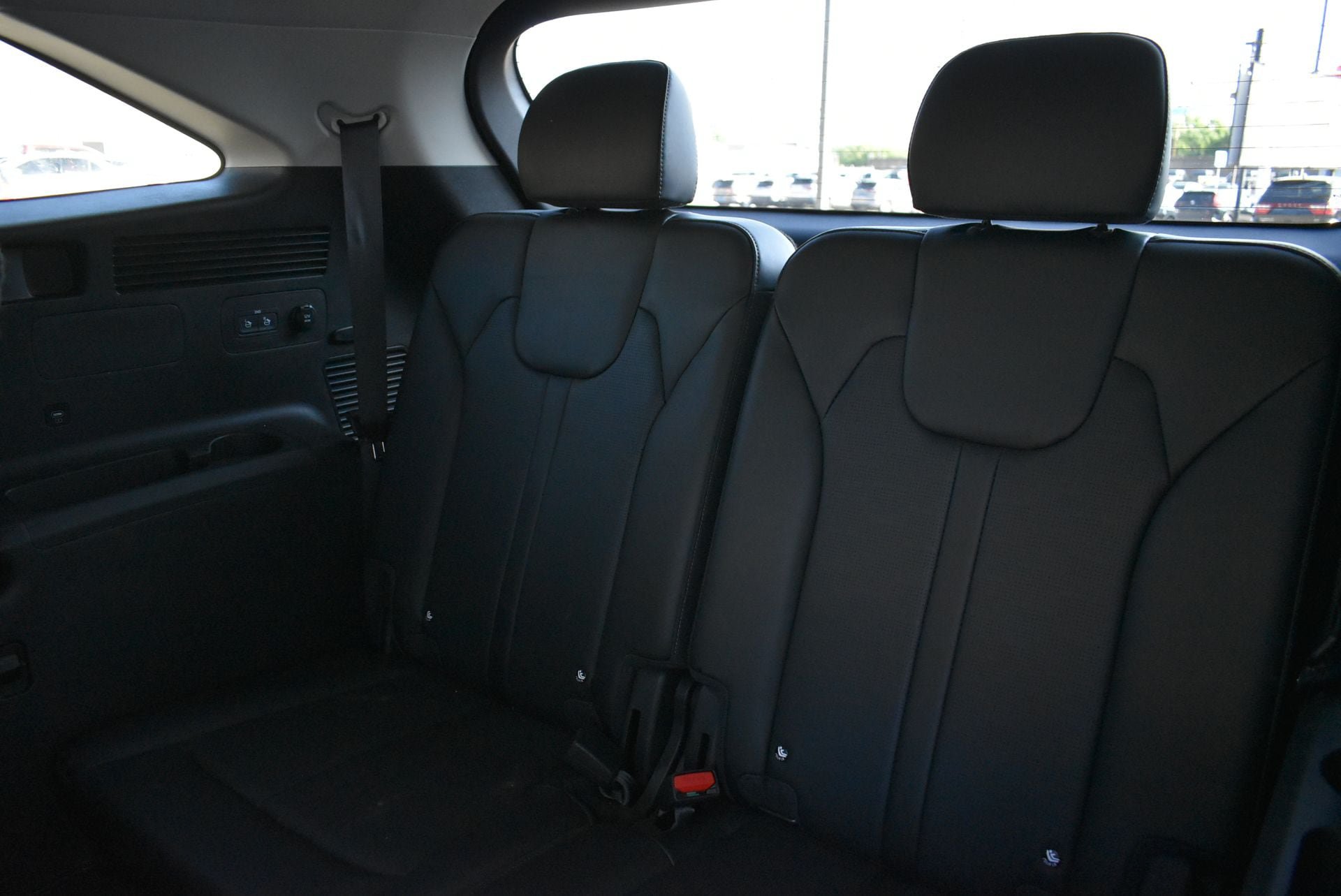 Used 2025 Kia Sorento S AWD/4WD image 17