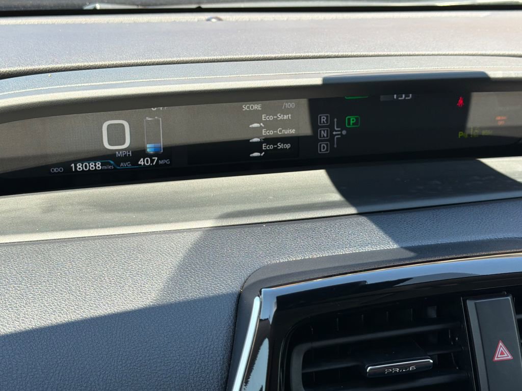 Used 2018 Toyota Prius Three Touring FWD image 18