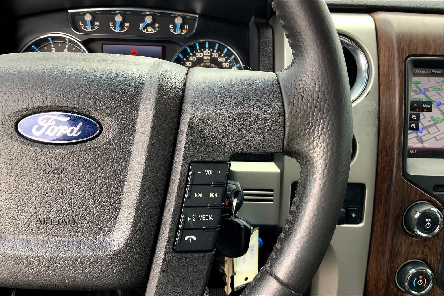 Used 2014 Ford F150 Lariat w/ Equipment Group 502A Luxury AWD/4WD image 19