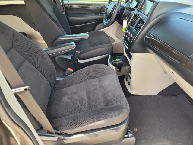 Used 2019 Dodge Grand Caravan SE w/ UConnect Hands-Free Group image 23