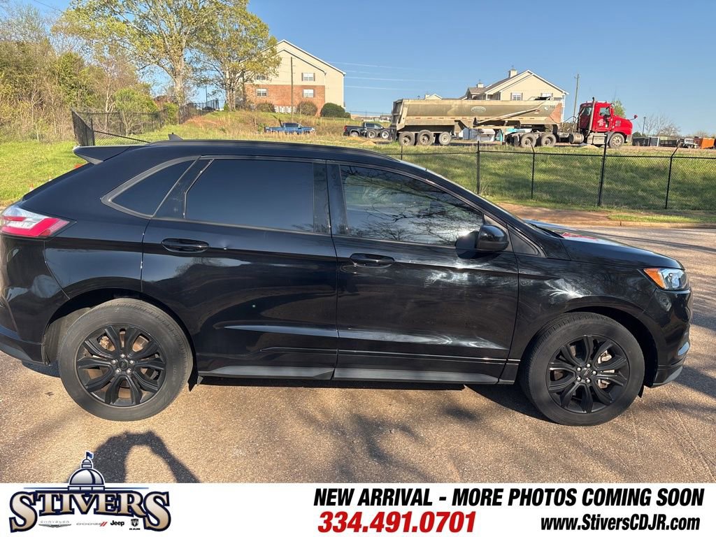 Used 2022 Ford Edge SE w/ Black Appearance Package image 5