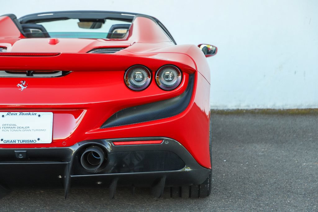 Certified 2022 Ferrari F8 Tributo RWD image 57