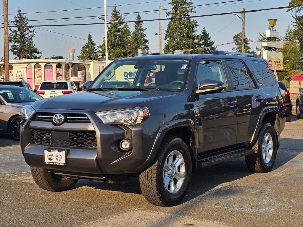 Used 2022 Toyota 4Runner SR5 Premium image 4