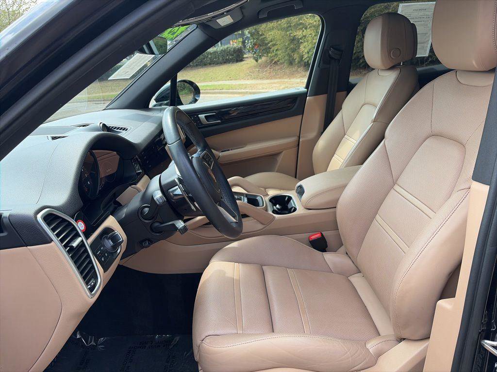 Used 2023 Porsche Cayenne Platinum Edition AWD/4WD image 10