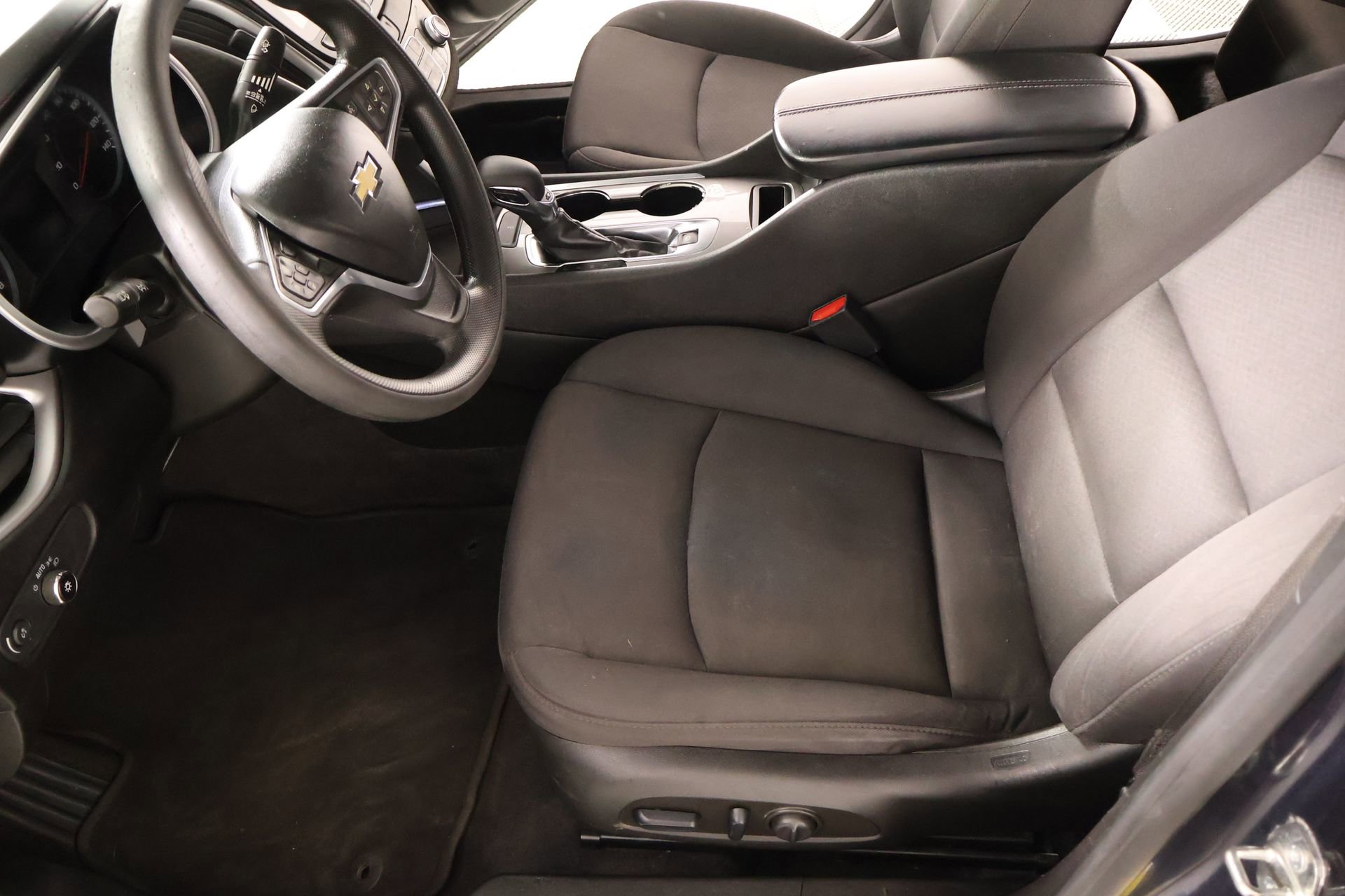 Used 2022 Chevrolet Malibu LT FWD image 11