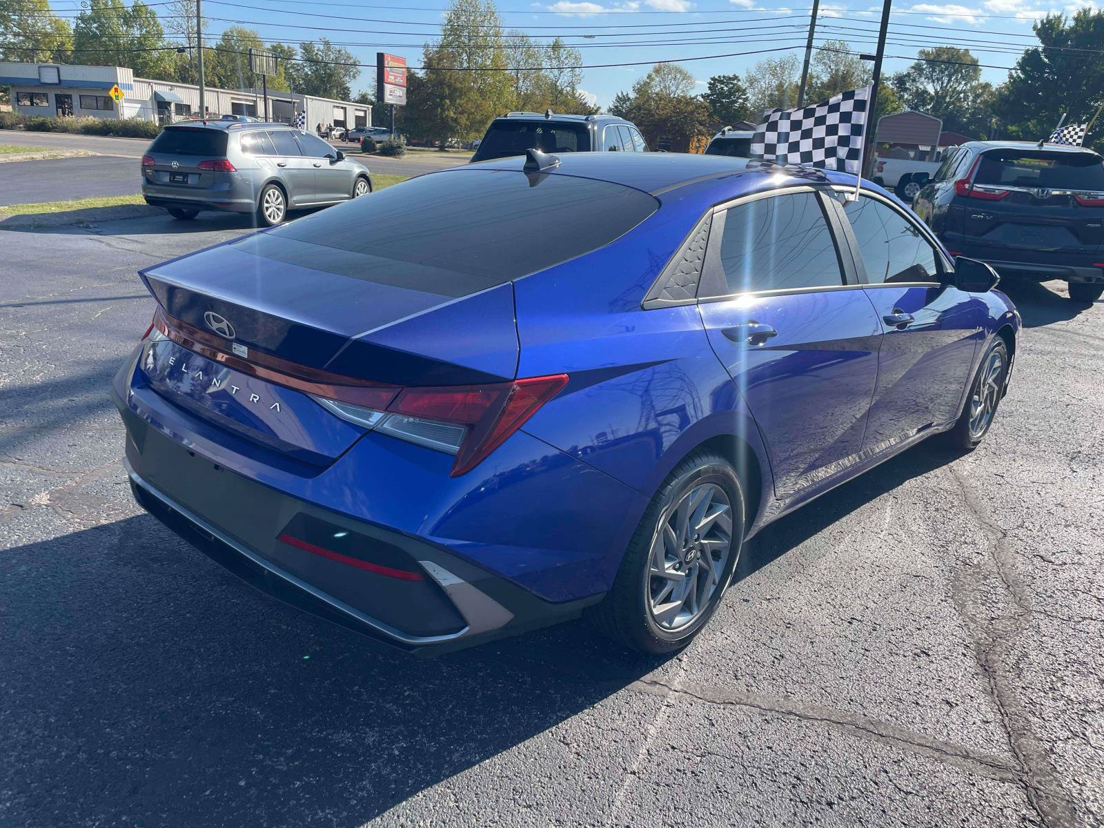 Used 2024 Hyundai Elantra SEL FWD image 8