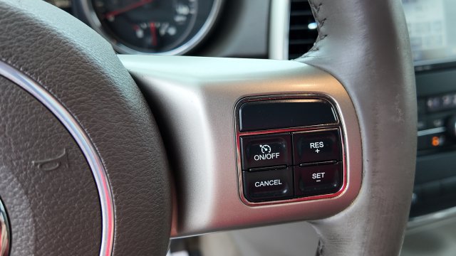 Used 2011 Jeep Grand Cherokee Laredo AWD/4WD image 23