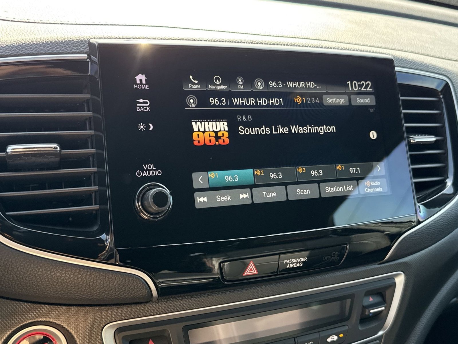 Used 2025 Honda Passport TrailSport image 18