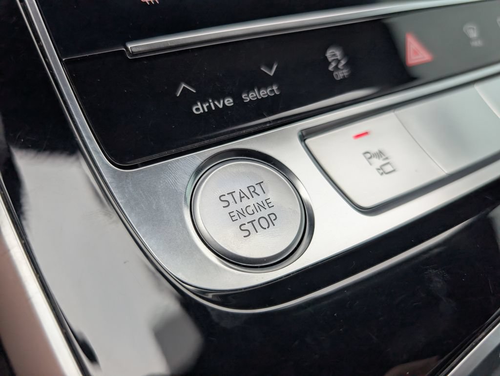 Used 2020 Audi Q8 Prestige AWD/4WD image 26
