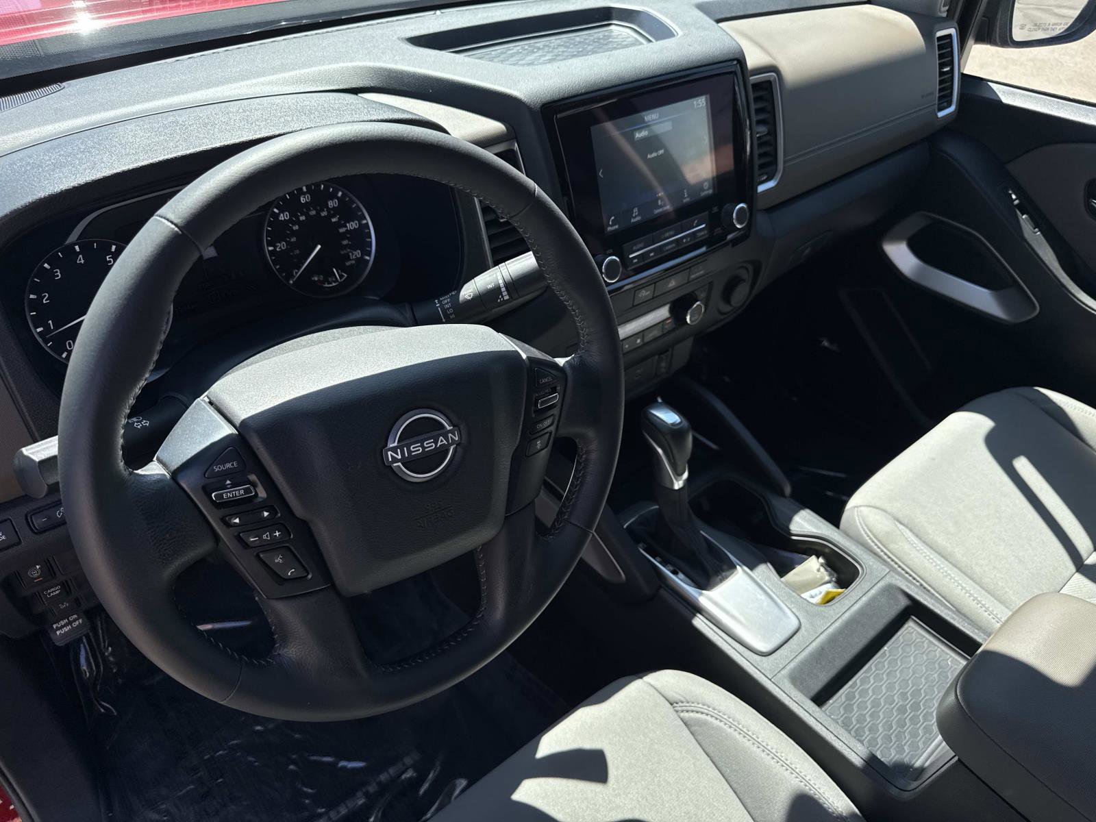 Used 2024 Nissan Frontier SV w/ SV Convenience Package image 7