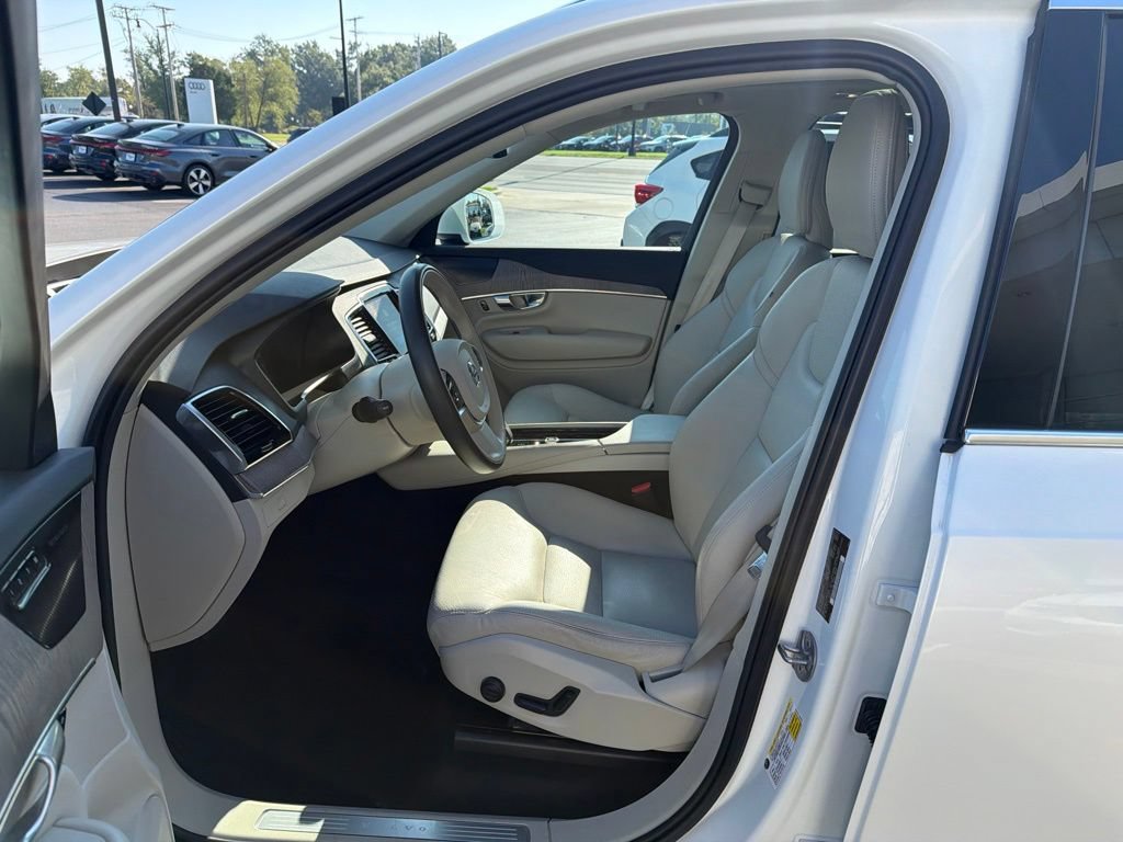 Certified 2023 Volvo XC90 B6 Plus w/ Protection Package Premier AWD/4WD image 10