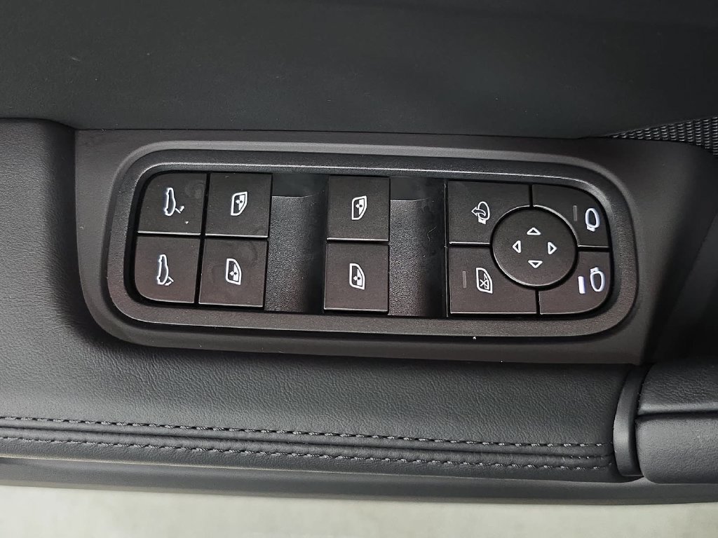 Certified 2026 Porsche Cayenne Turbo GT AWD/4WD image 24