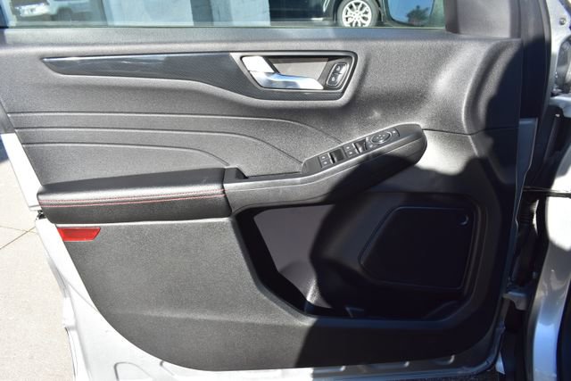 Used 2023 Ford Escape ST-Line AWD/4WD image 17