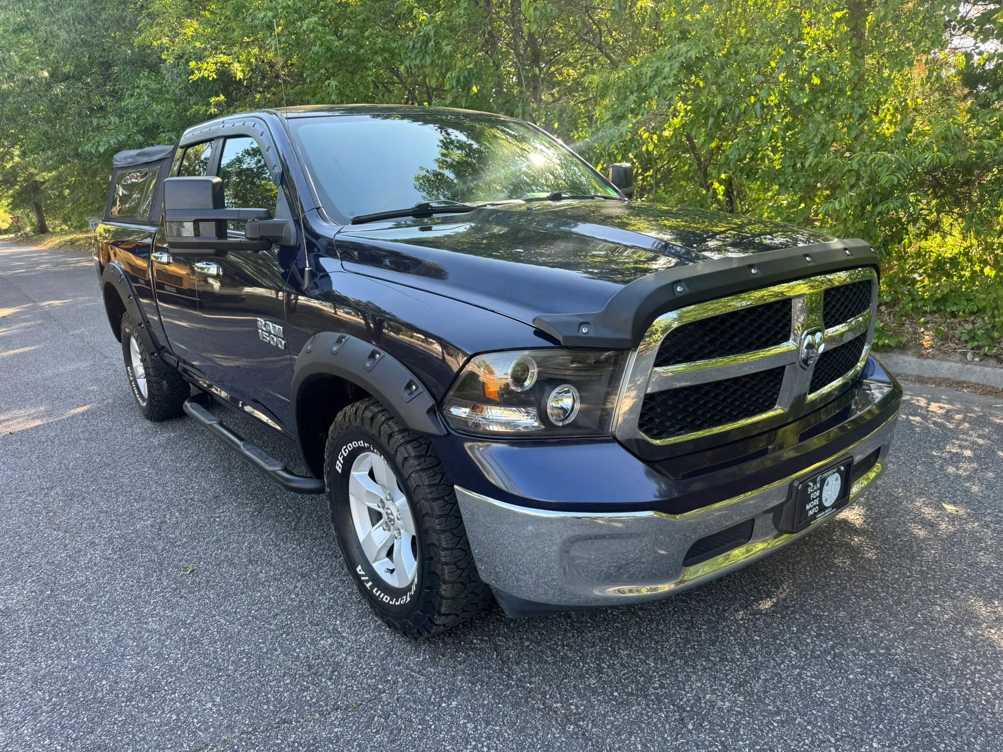 Used 2017 RAM 1500 Classic SLT AWD/4WD image 2
