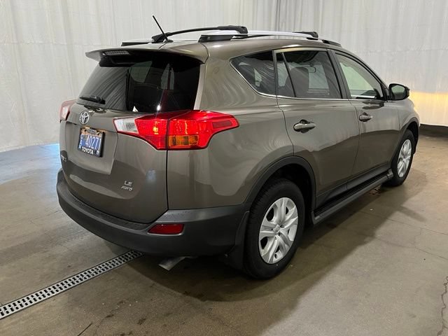 Used 2013 Toyota RAV4 LE AWD/4WD image 4