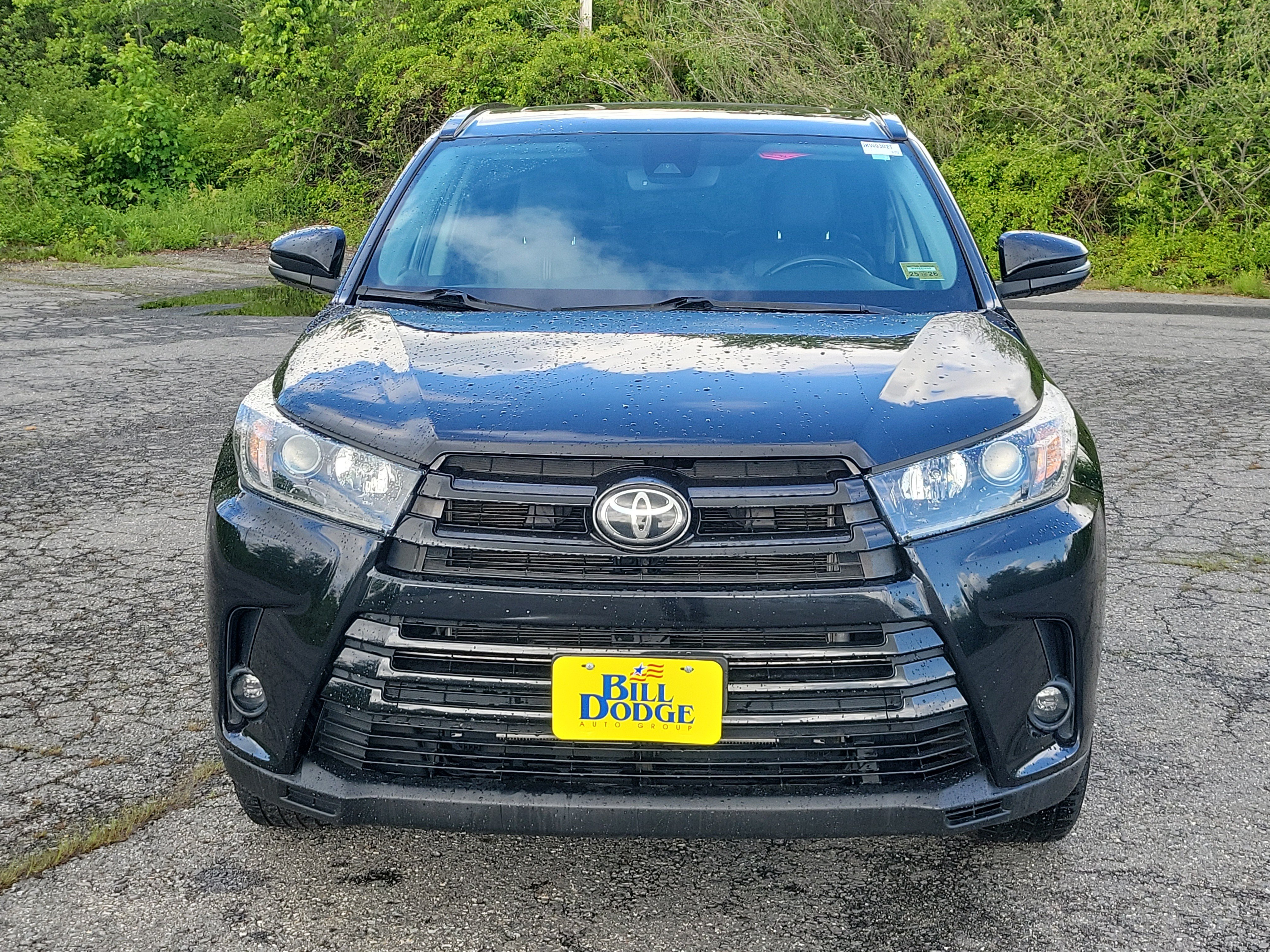 Used 2019 Toyota Highlander SE AWD/4WD image 2