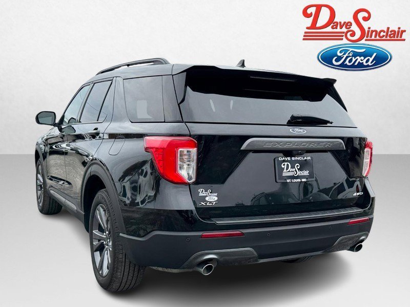 Used 2022 Ford Explorer XLT w/ Equipment Group 202A image 9
