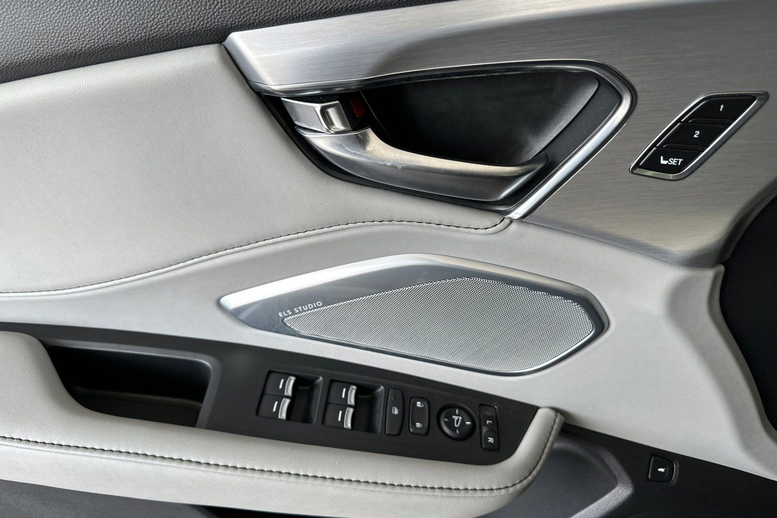 Used 2023 Acura RDX AWD w/ Technology Package image 12