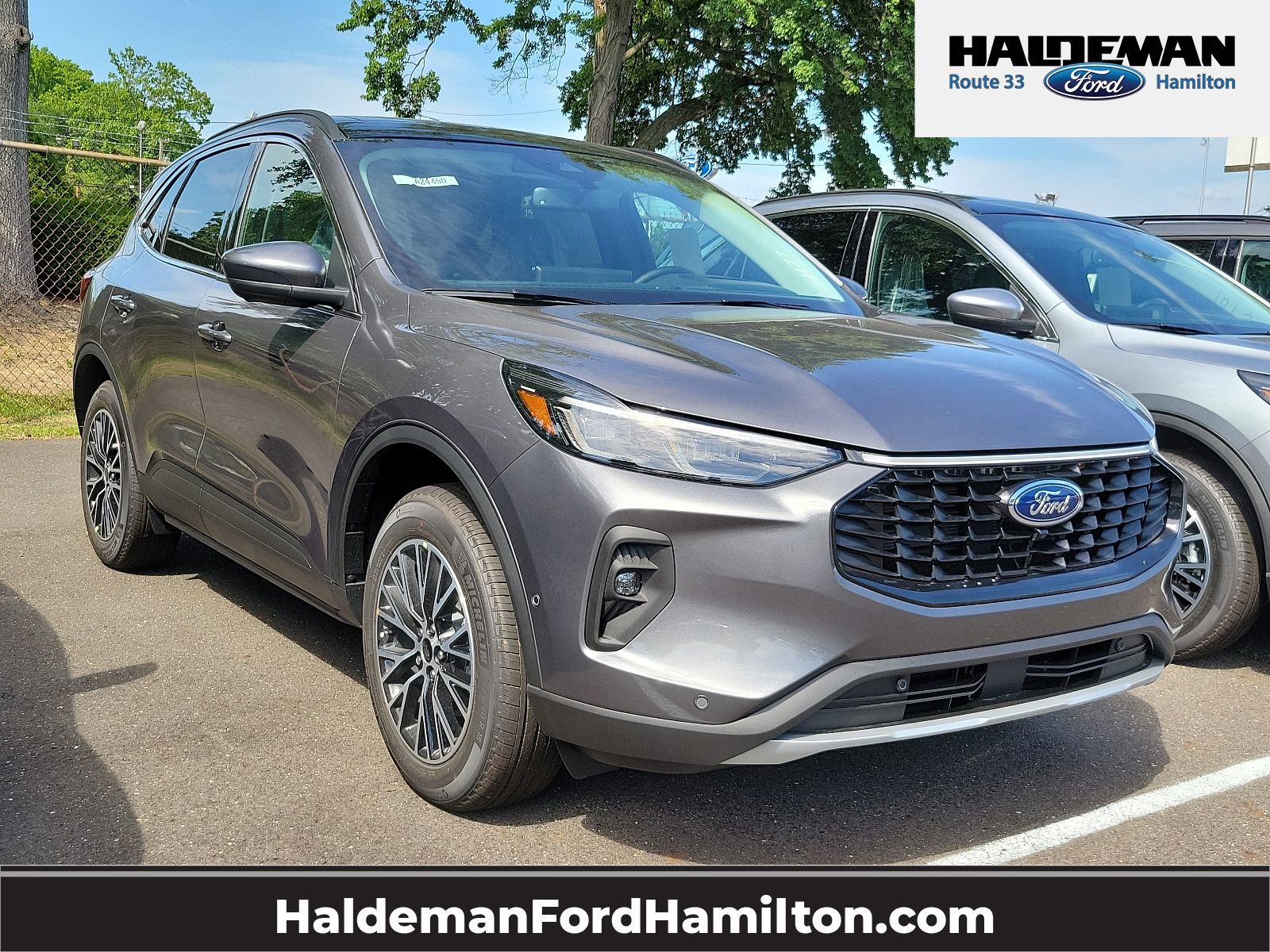 New 2024 Ford Escape SE w/ PHEV Premium Package FWD image 1
