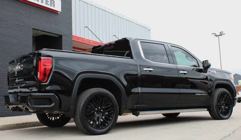 Used 2021 GMC Sierra 1500 Denali w/ Denali Ultimate Package AWD/4WD image 9