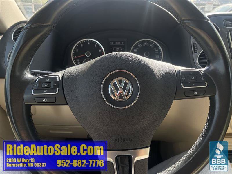 Used 2017 Volkswagen Tiguan SEL AWD/4WD image 19