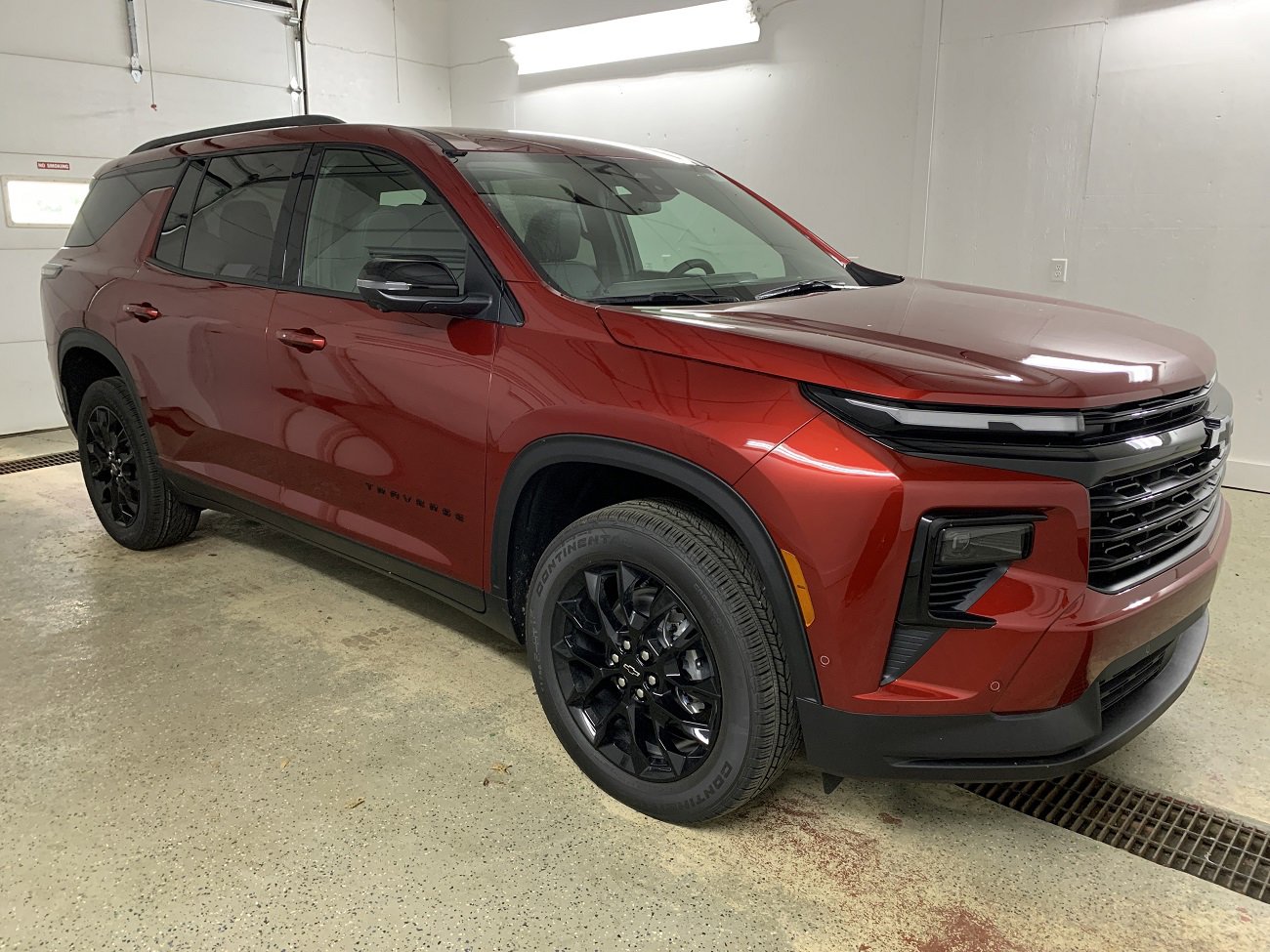 New 2025 Chevrolet Traverse LT w/ Enhanced Driving Package image 1