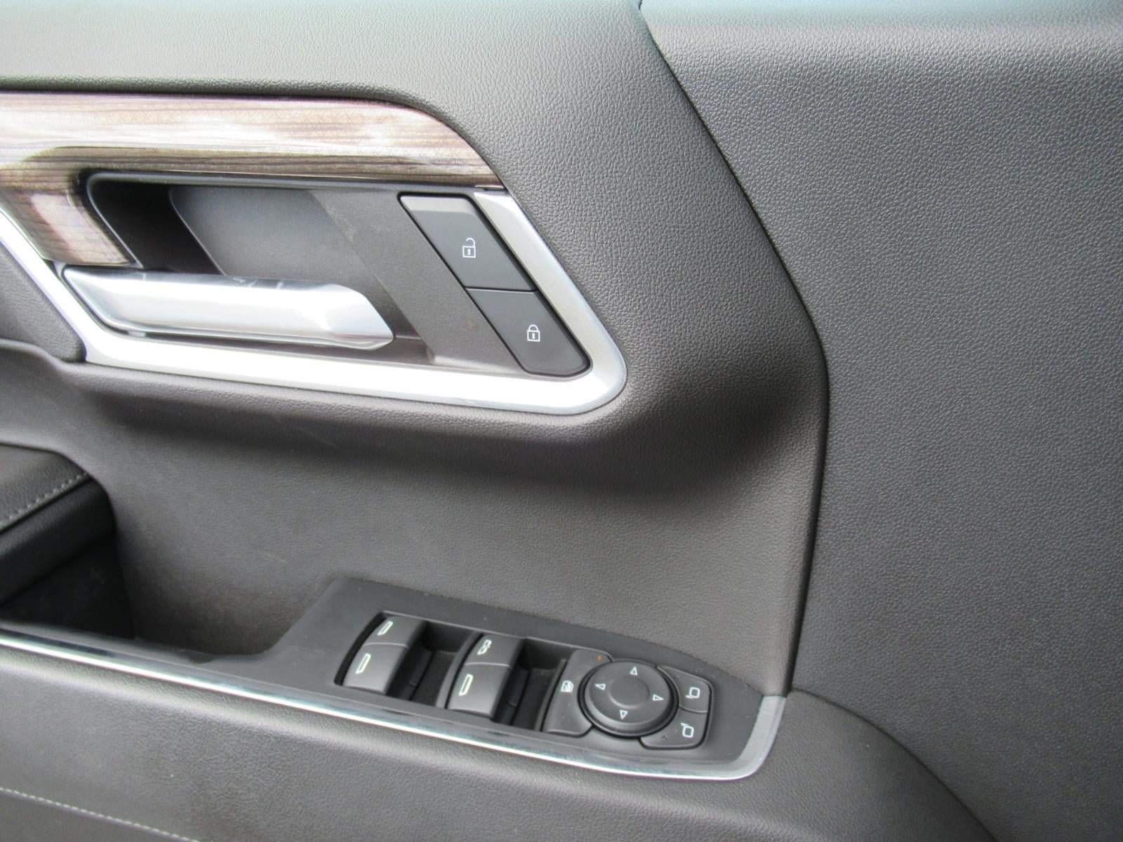 Used 2023 Chevrolet Silverado 1500 LT AWD/4WD image 19