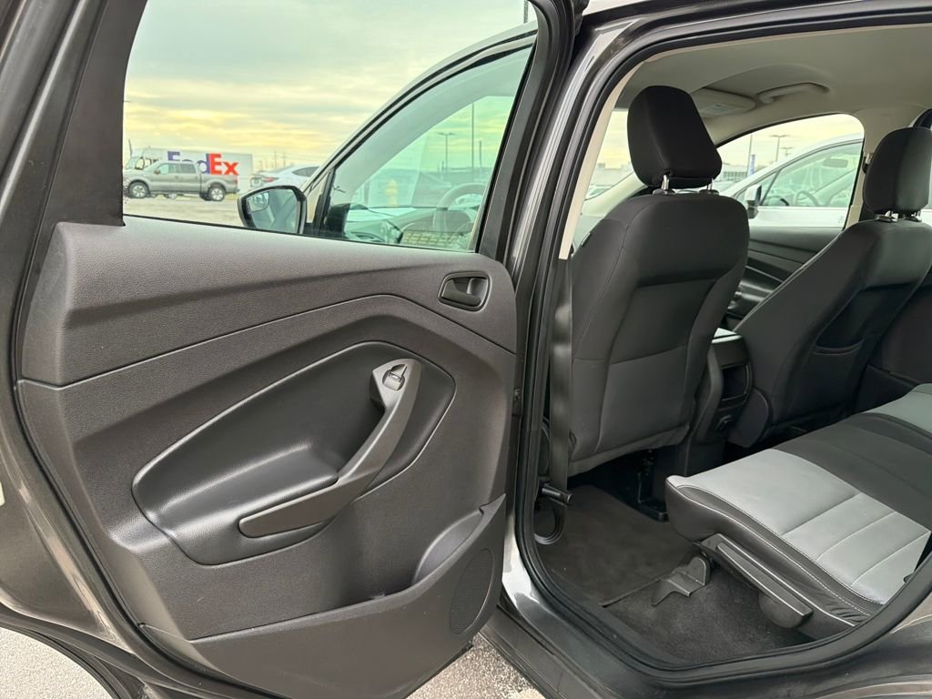 Used 2019 Ford Escape S image 17