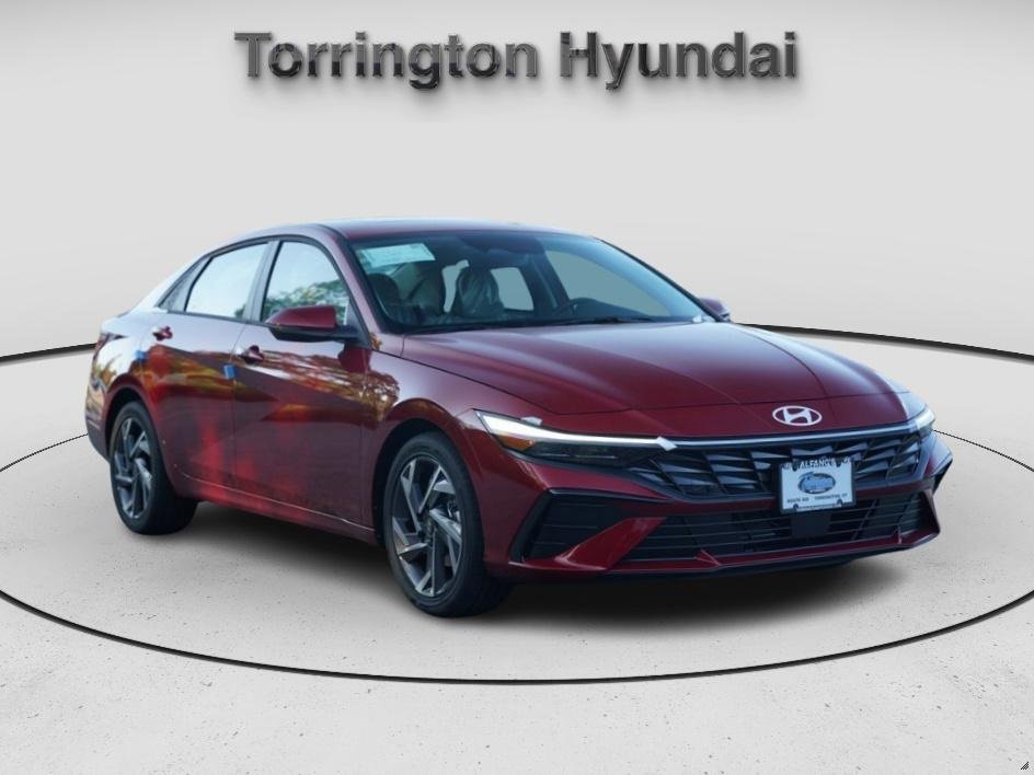New 2025 Hyundai Elantra Limited w/ Cargo Package