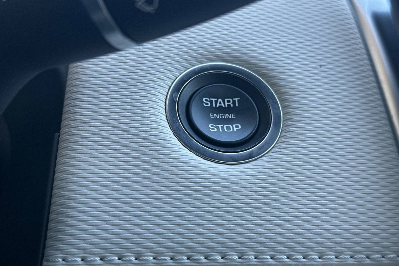 Certified 2025 Land Rover Discovery Sport Dynamic SE image 34