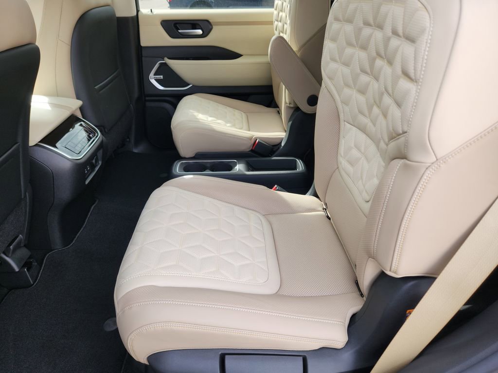 New 2026 Nissan Armada Platinum Reserve image 11