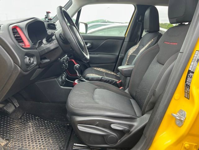 Used 2019 Jeep Renegade Trailhawk w/ LED Lighting Group AWD/4WD image 8