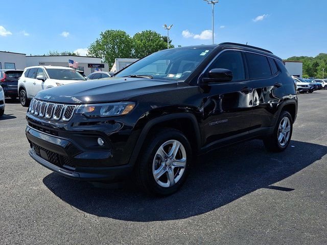 Certified 2023 Jeep Compass Latitude w/ Convenience Group AWD/4WD image 3