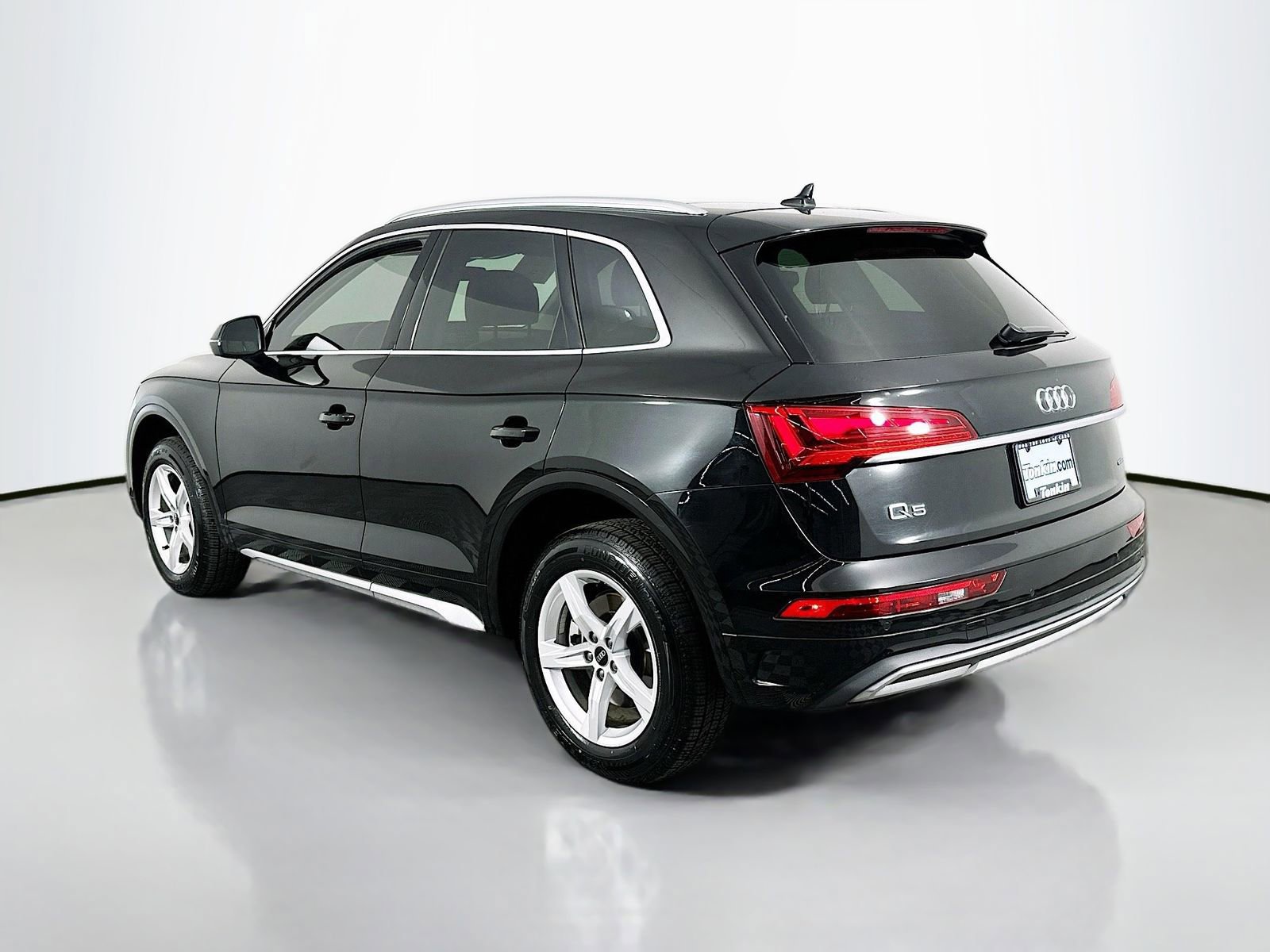 Used 2023 Audi Q5 2.0T Premium w/ Convenience Package image 7