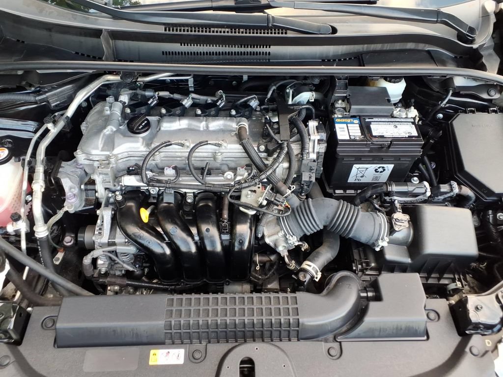 Used 2022 Toyota Corolla LE FWD image 29