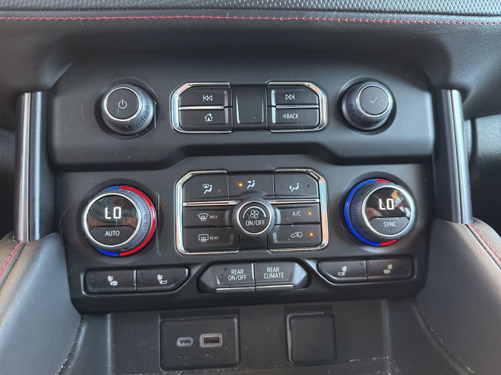 Used 2024 Chevrolet Suburban RST image 22