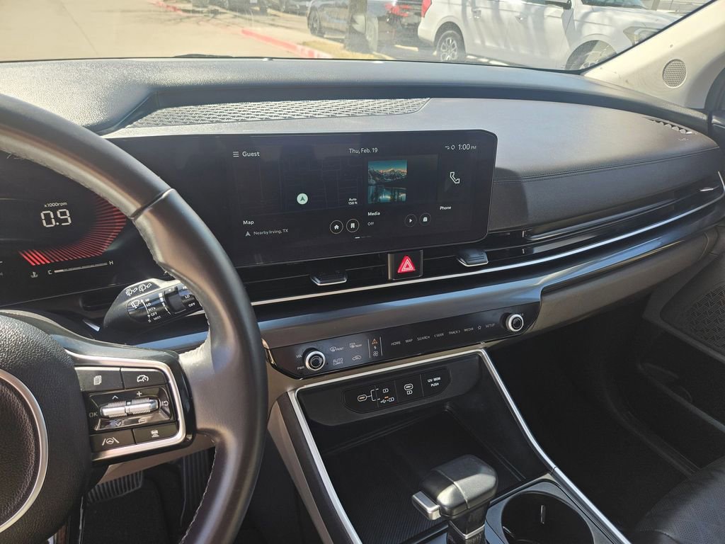 Used 2025 Kia Carnival image 21