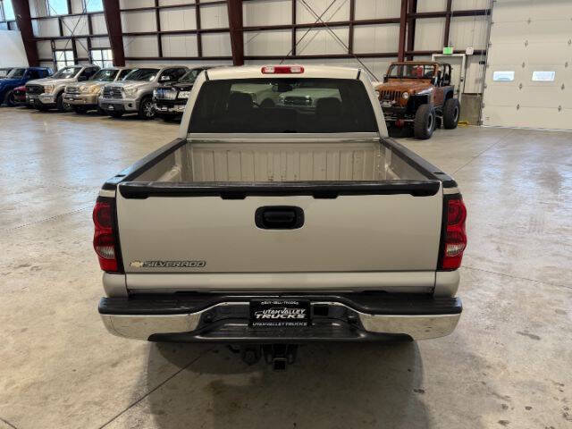 Used 2006 Chevrolet Silverado 1500 LT w/ Onstar Plus Package AWD/4WD image 10