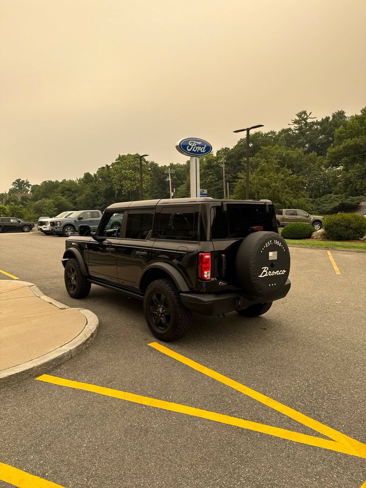 Used 2024 Ford Bronco Black Diamond AWD/4WD image 3