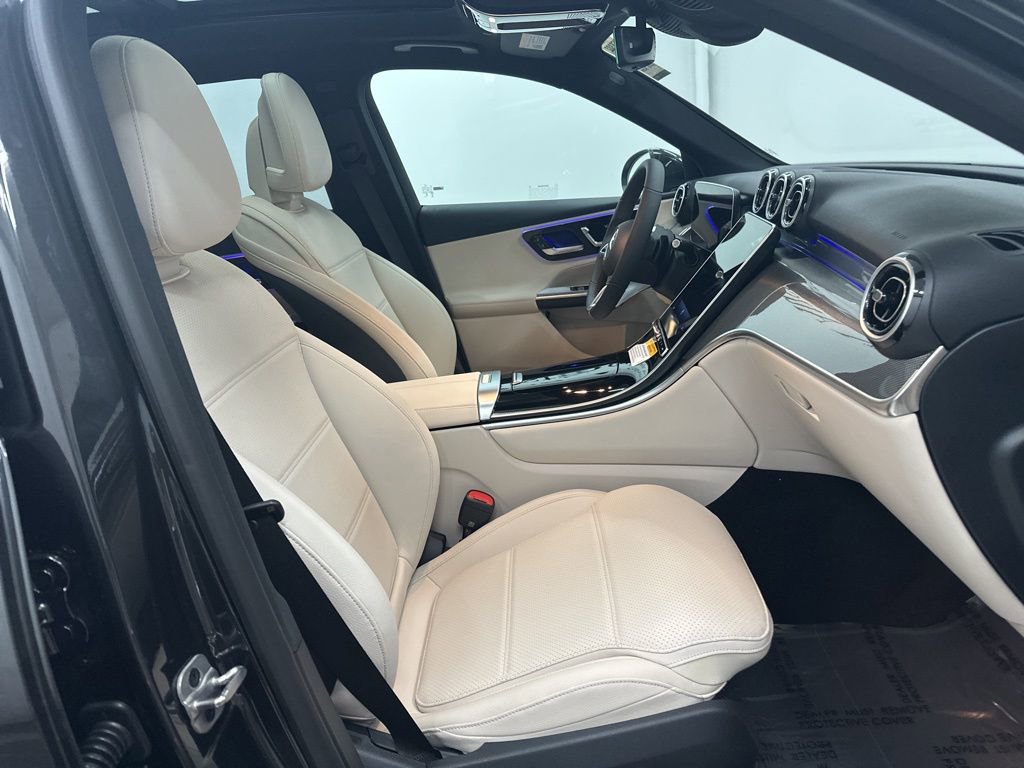 Used 2026 Mercedes-Benz GLC 300 image 27