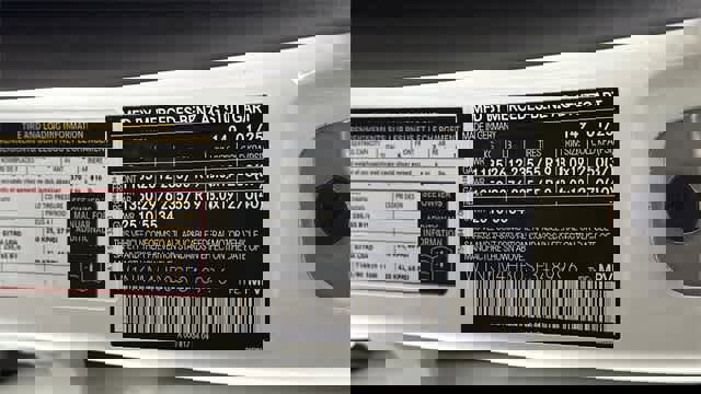 Used 2025 Mercedes-Benz GLC 300 4MATIC image 15