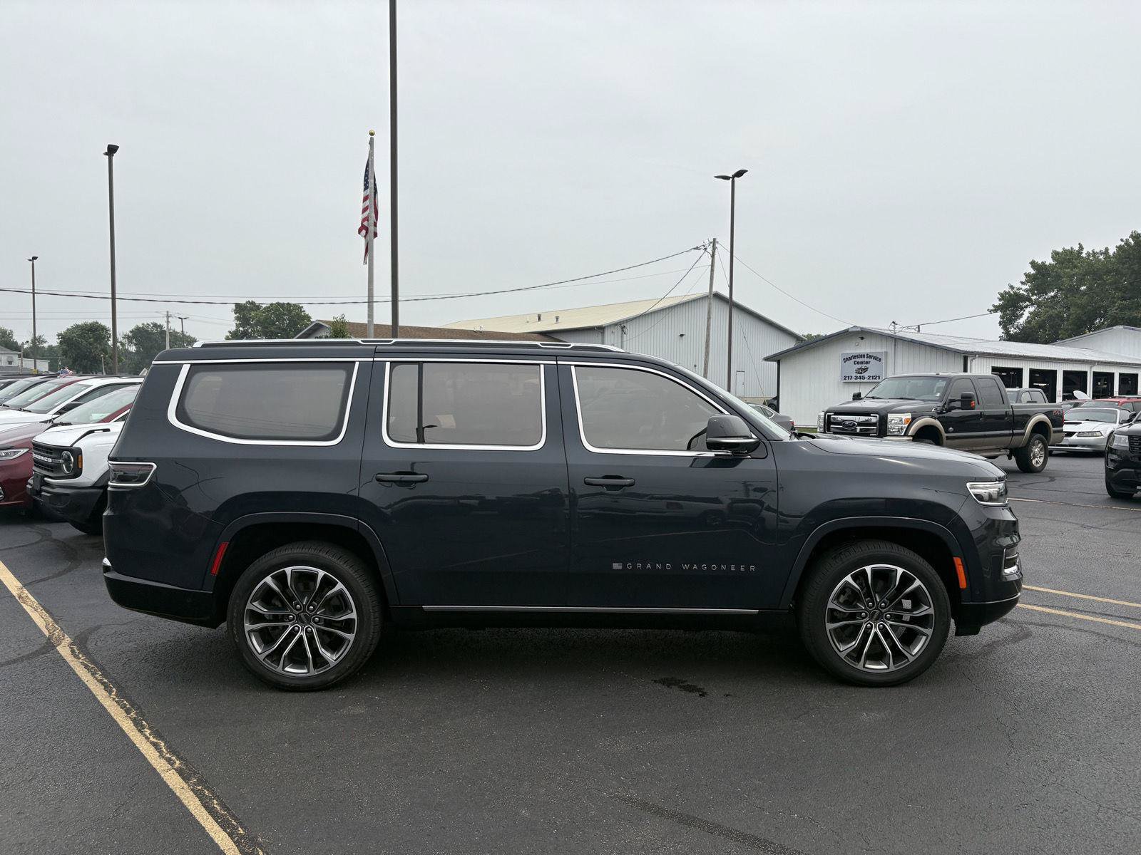 Used 2023 Jeep Grand Wagoneer Series III AWD/4WD image 29