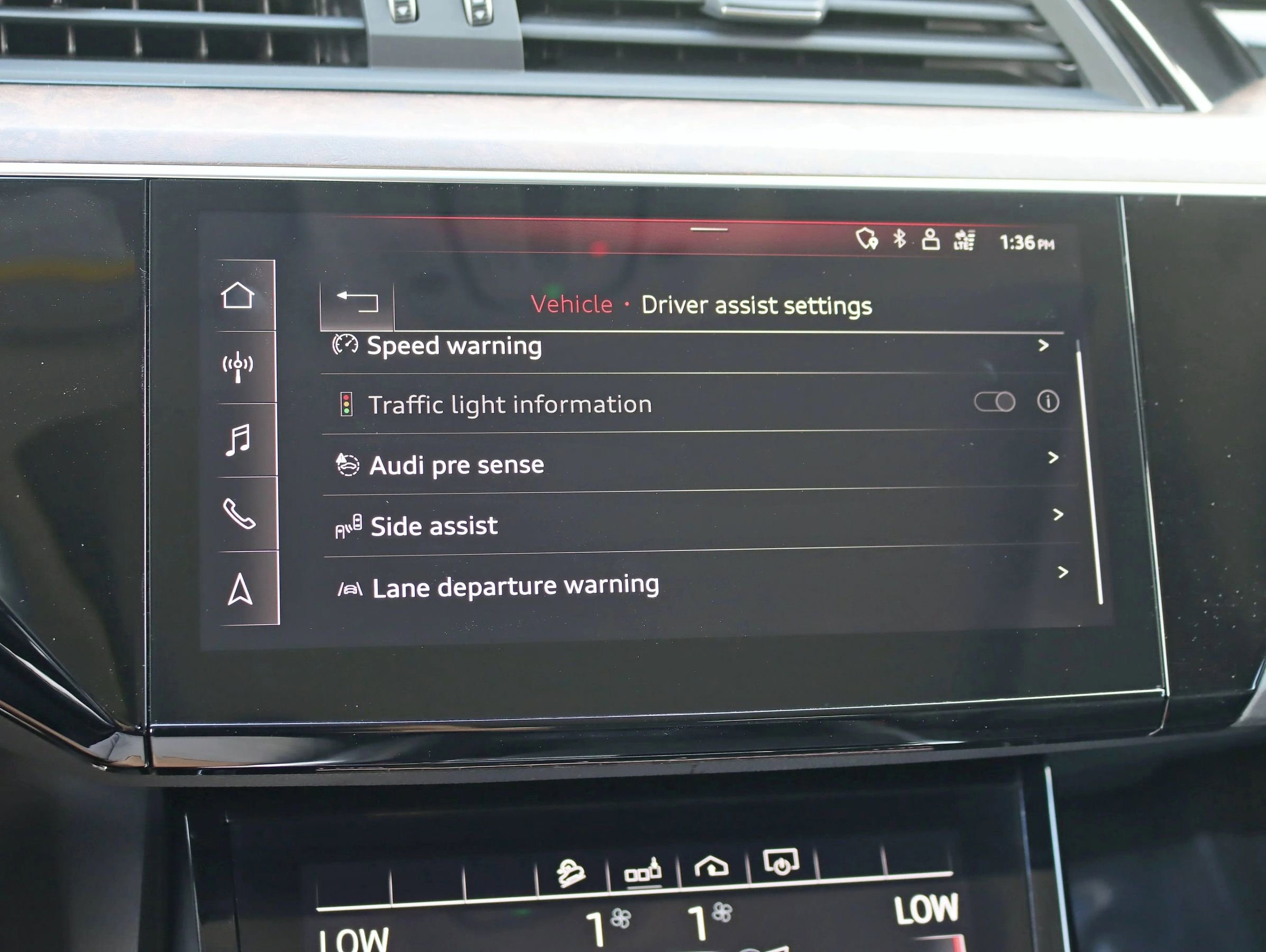 Used 2019 Audi e-tron Premium Plus image 26