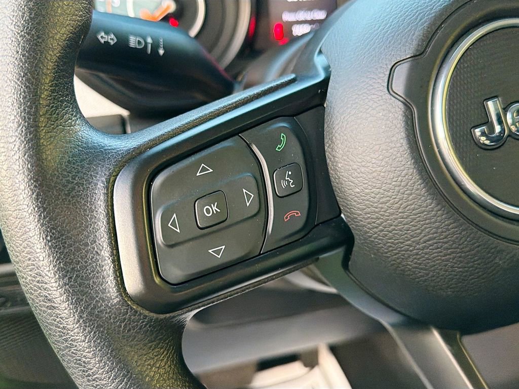 Used 2025 Jeep Gladiator Sport image 30