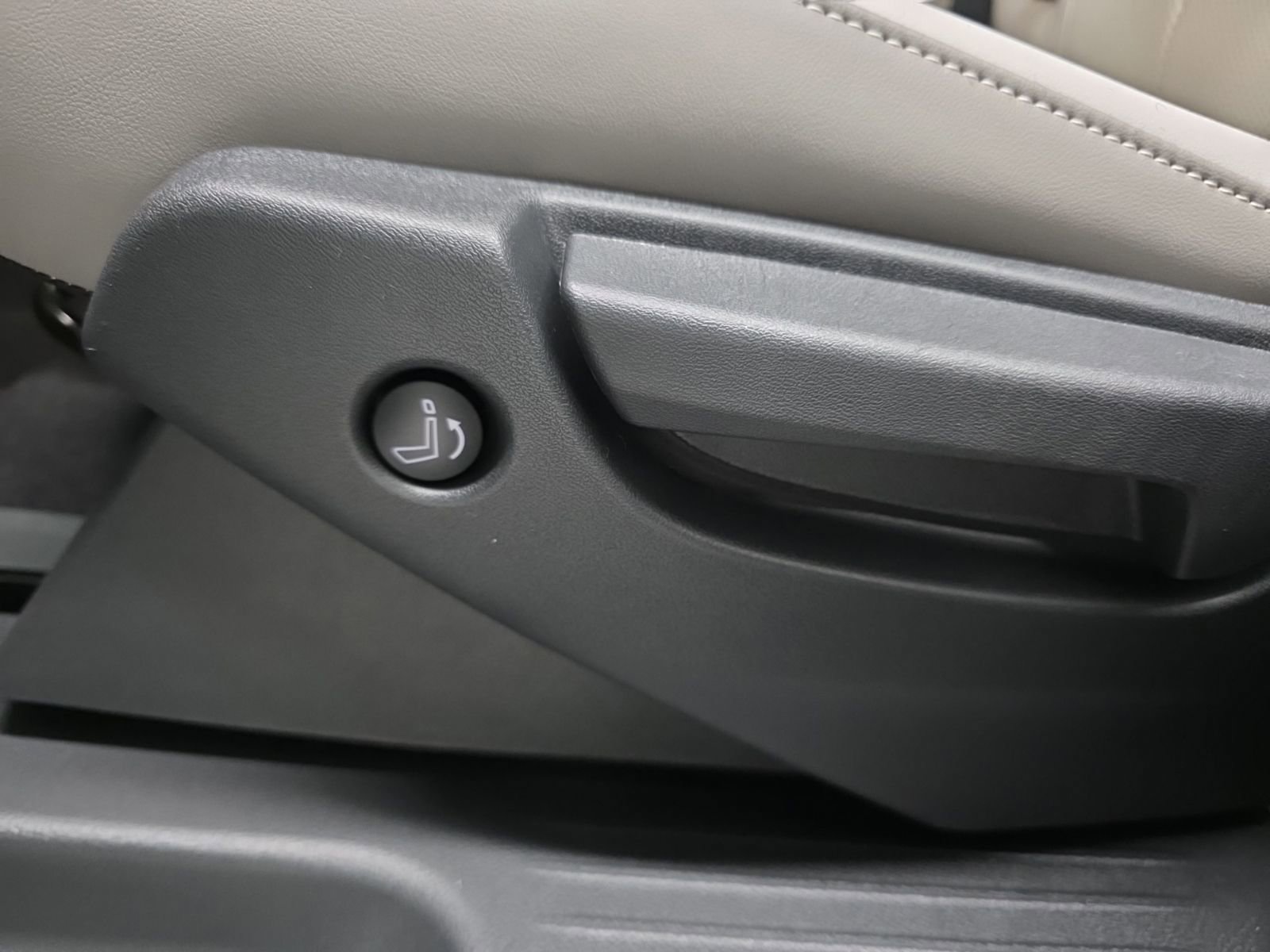 New 2026 INFINITI QX60 Luxe w/ Cargo Package image 21