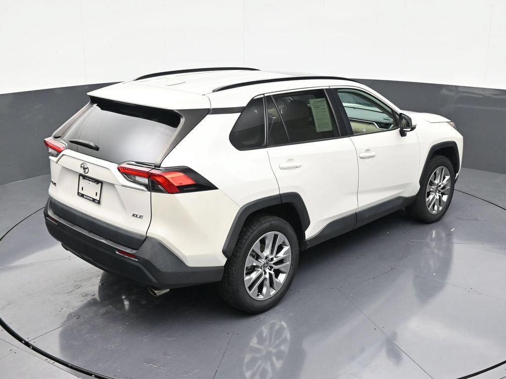 Used 2022 Toyota RAV4 XLE Premium FWD image 17